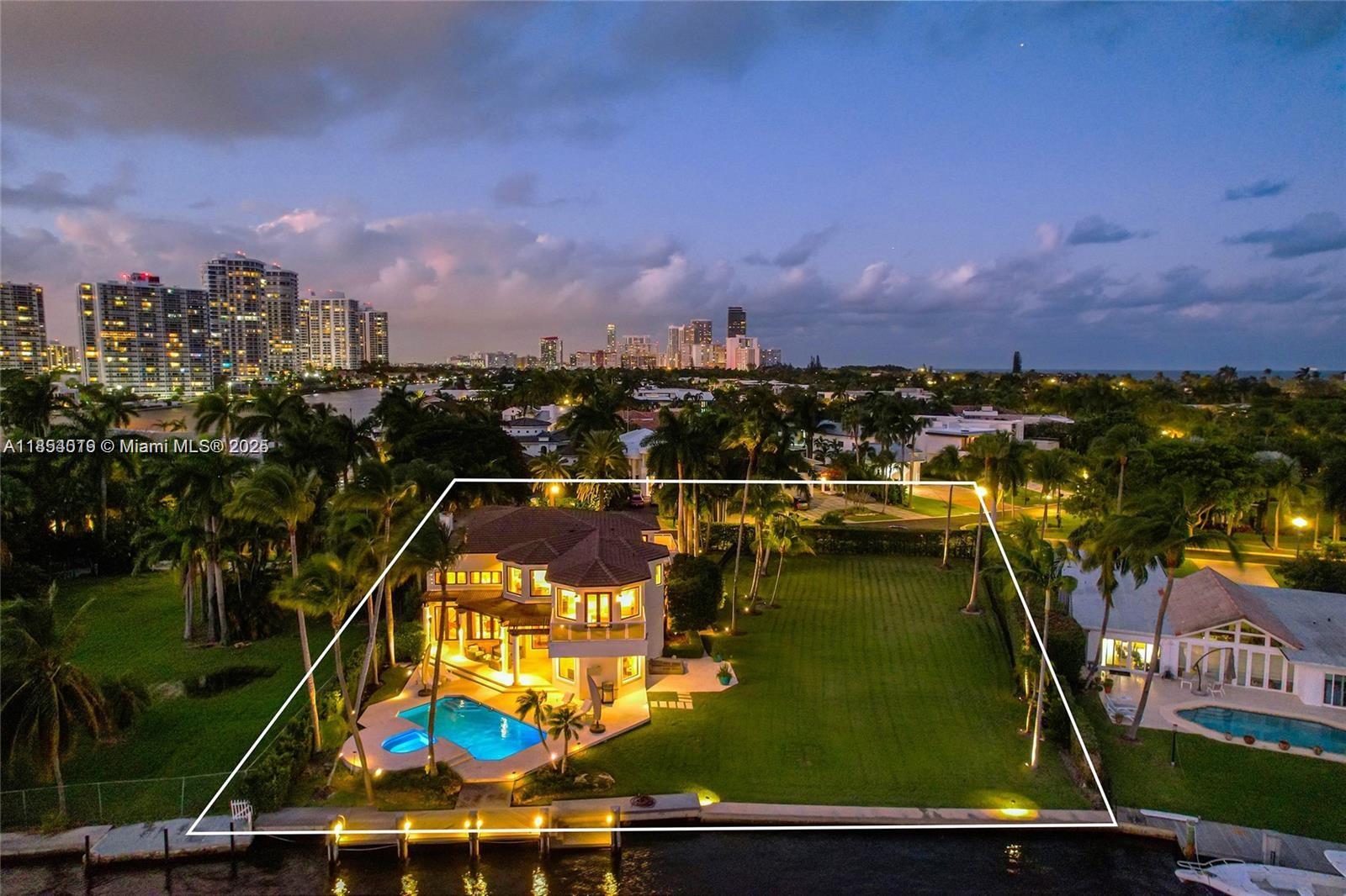 Photo of 288 Parkway Pkwy (288), Golden Beach, Florida, 33160 -