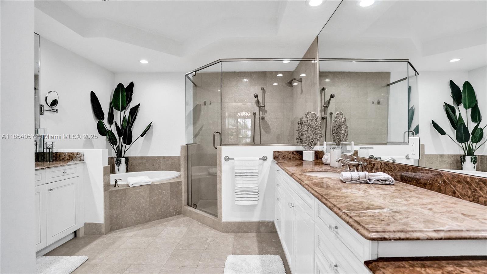 Photo of 822 Spinnaker Dr E  (822), Hollywood, Florida, 33019 - 