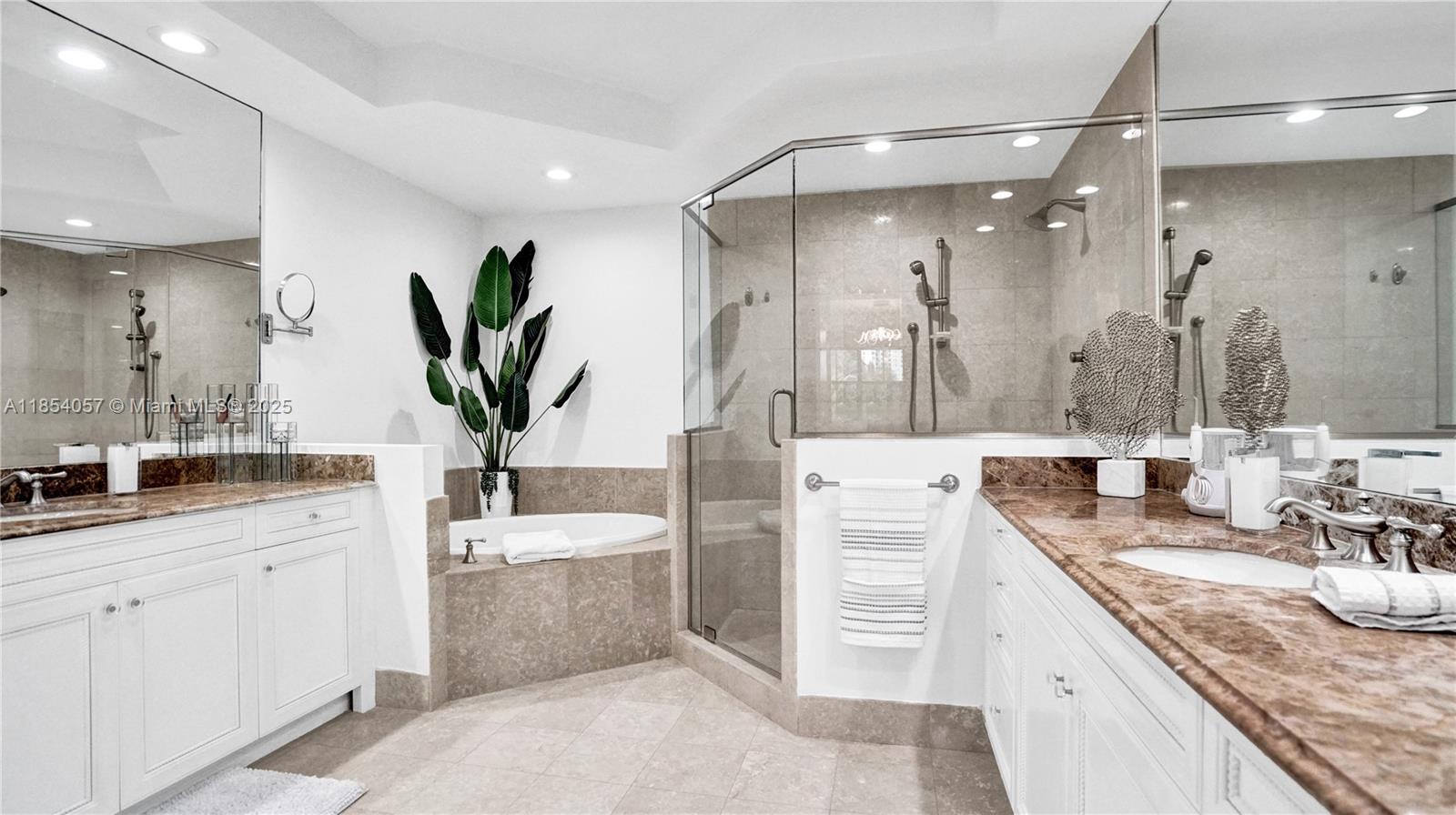 Photo of 822 Spinnaker Dr E  (822), Hollywood, Florida, 33019 - 