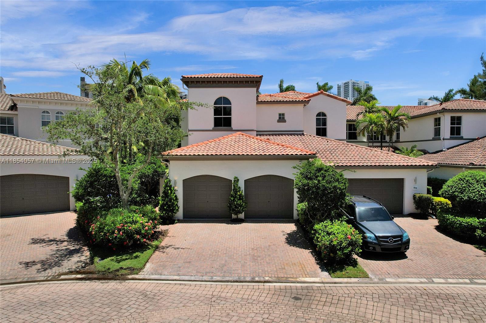 Photo of 822 Spinnaker Dr E  (822), Hollywood, Florida, 33019 - 