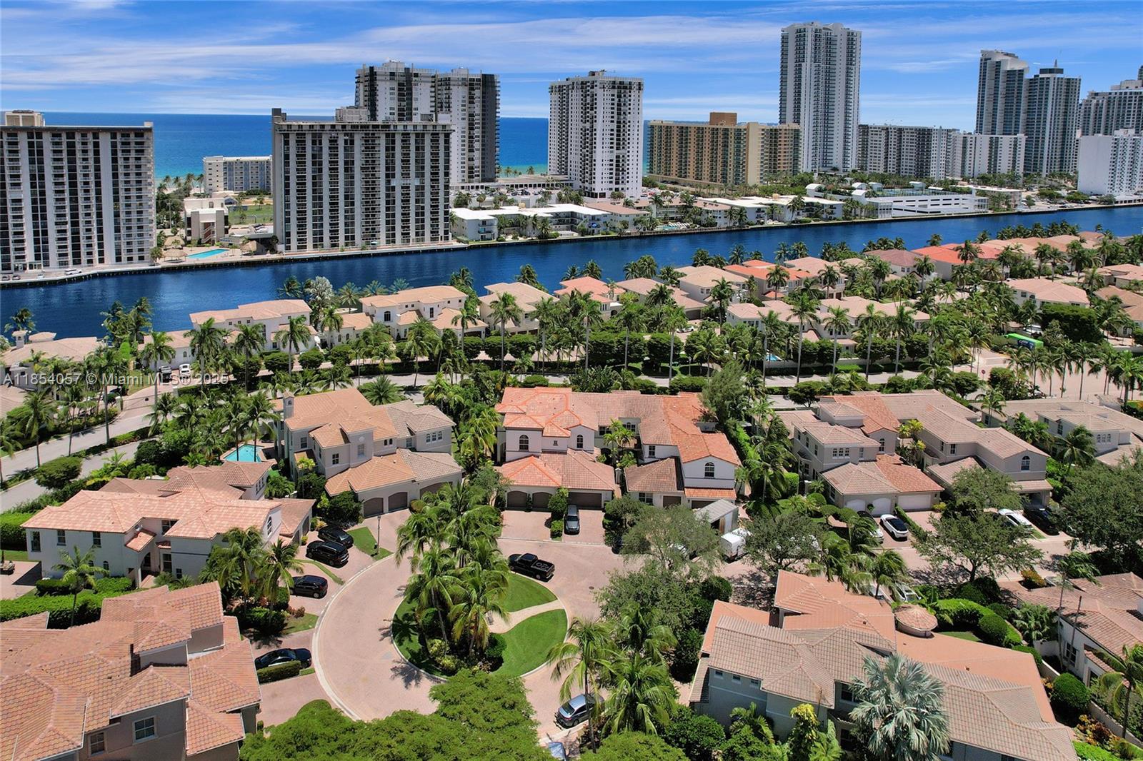Photo of 822 Spinnaker Dr E  (822), Hollywood, Florida, 33019 - 