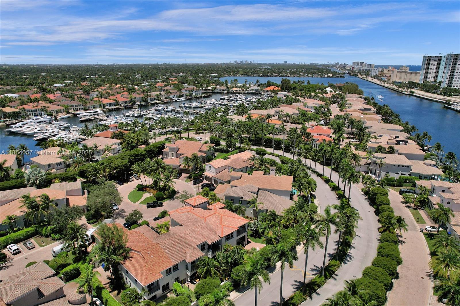 Photo of 822 Spinnaker Dr E  (822), Hollywood, Florida, 33019 - 