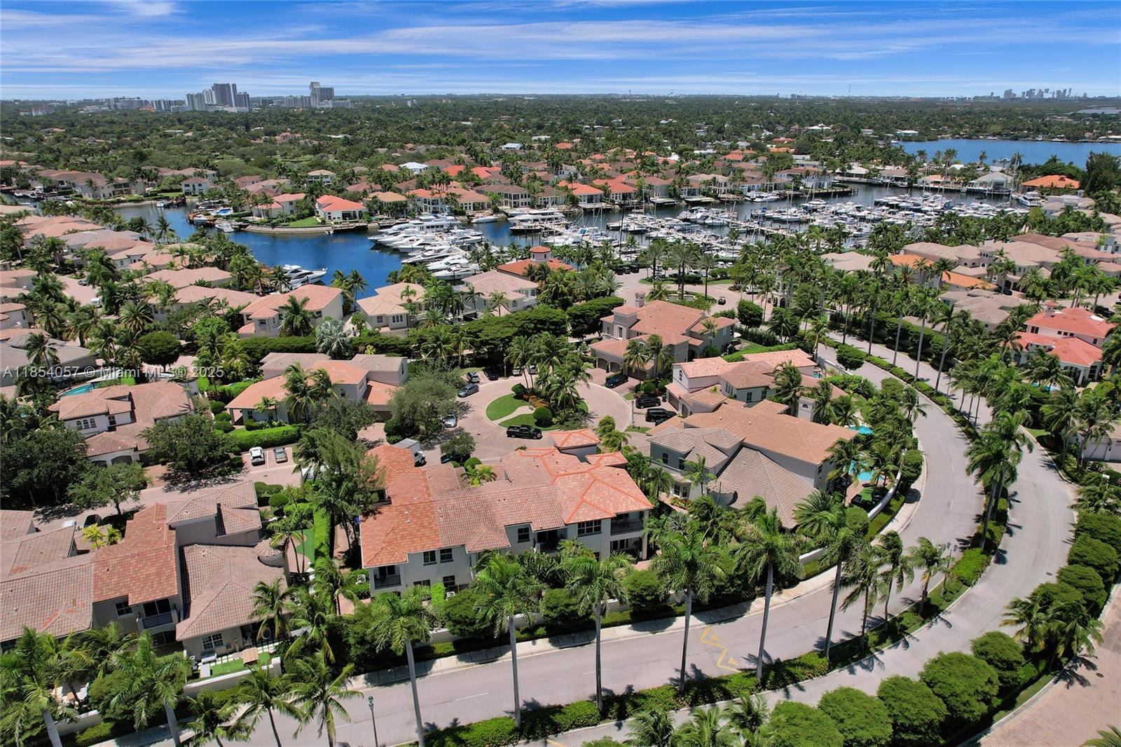 Photo of 822 Spinnaker Dr E  (822), Hollywood, Florida, 33019 - 