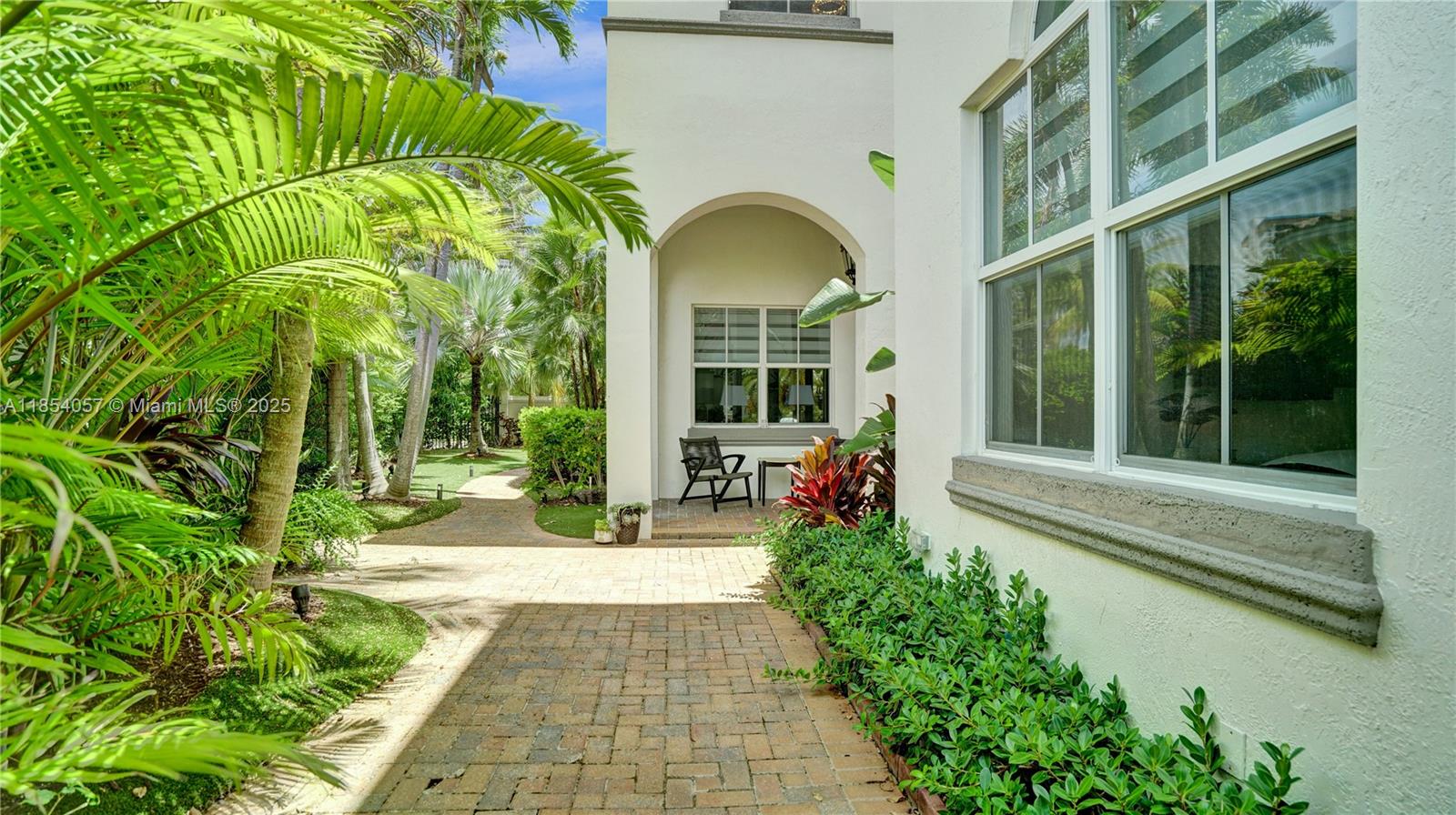 Photo of 822 Spinnaker Dr E  (822), Hollywood, Florida, 33019 - 