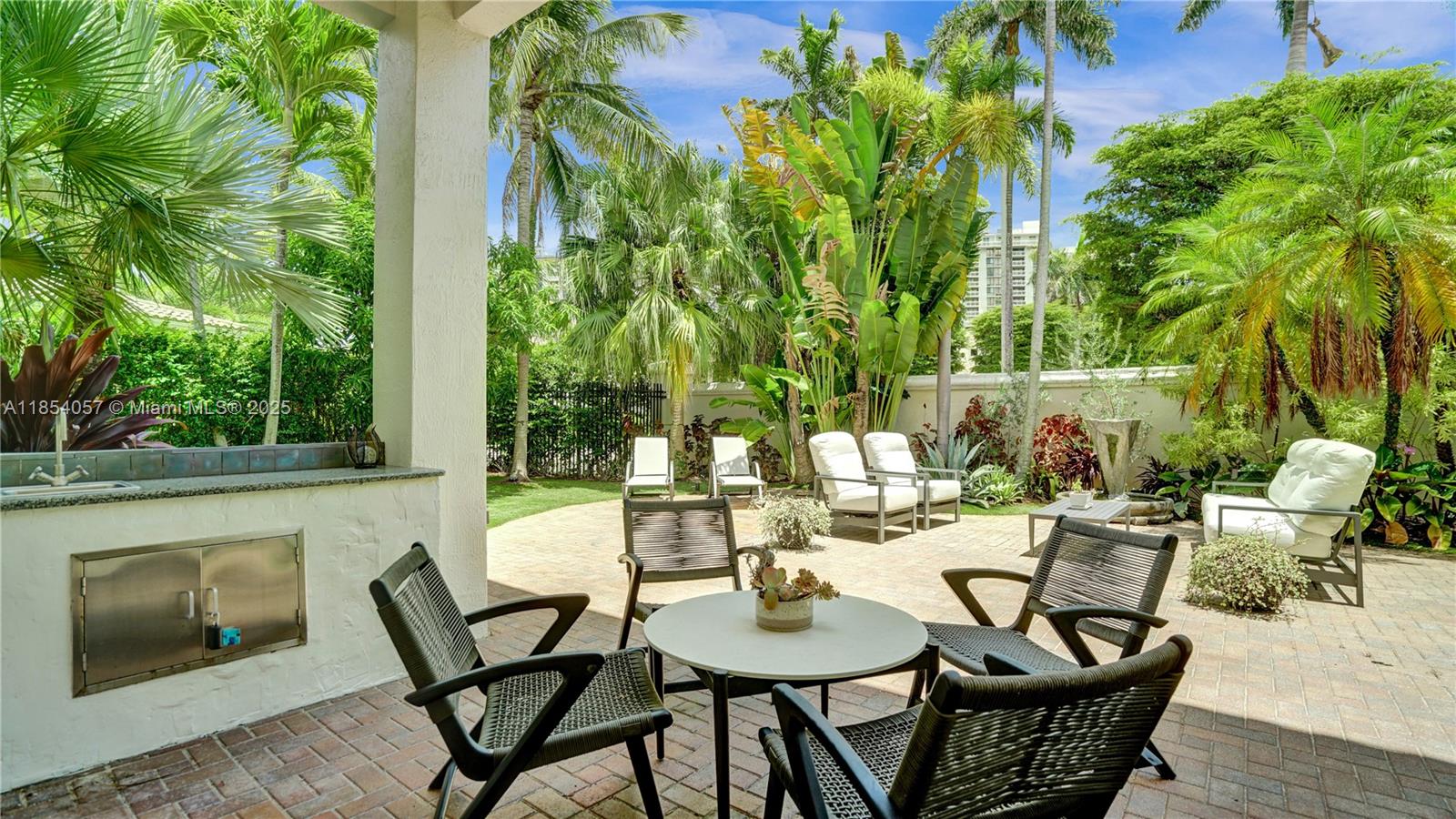 Photo of 822 Spinnaker Dr E  (822), Hollywood, Florida, 33019 - 