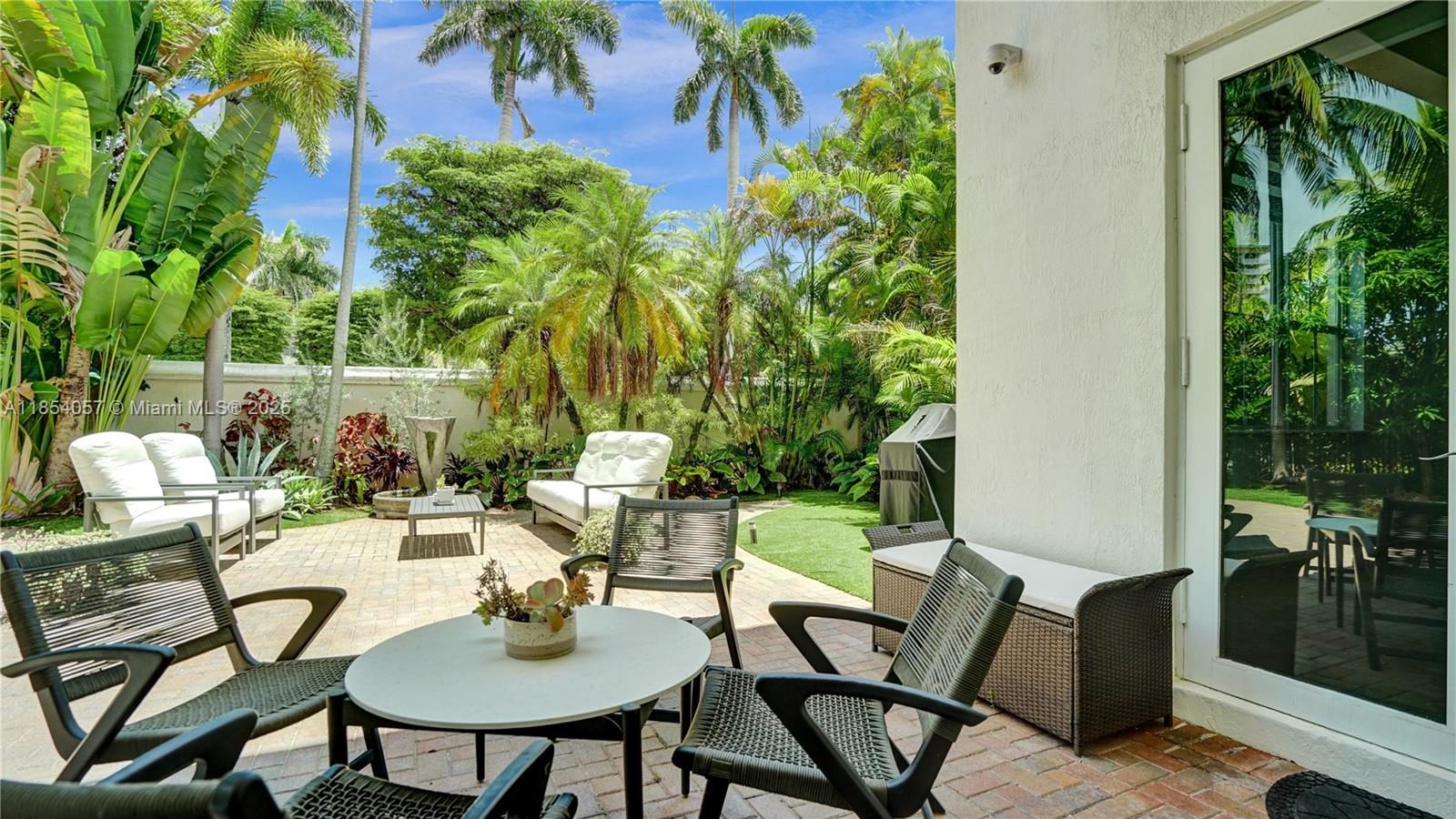 Photo of 822 Spinnaker Dr E  (822), Hollywood, Florida, 33019 - 