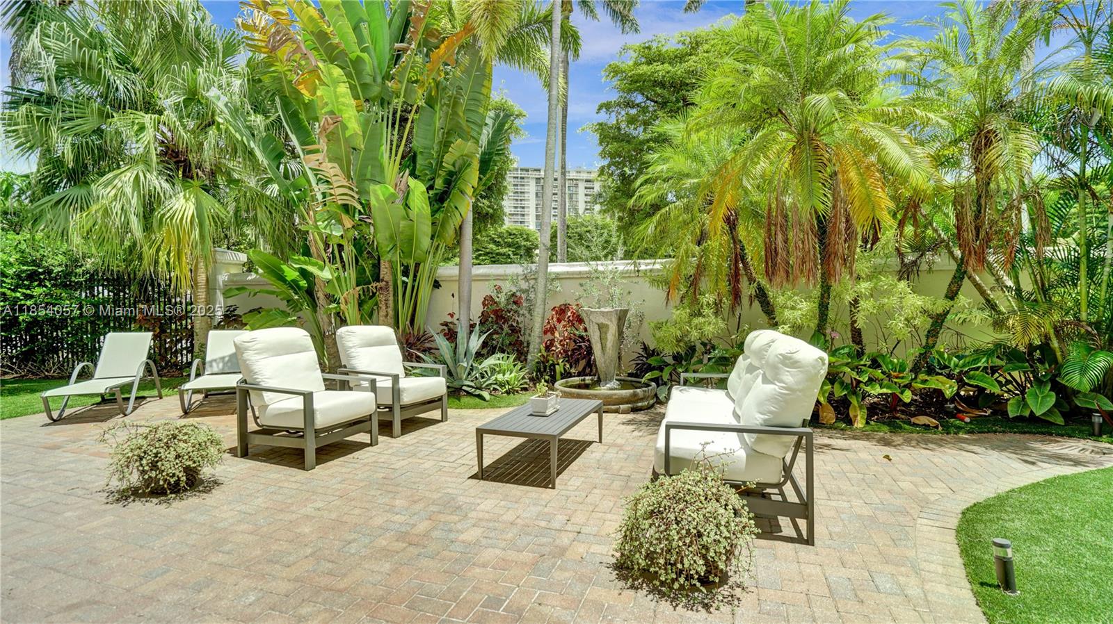 Photo of 822 Spinnaker Dr E  (822), Hollywood, Florida, 33019 - 