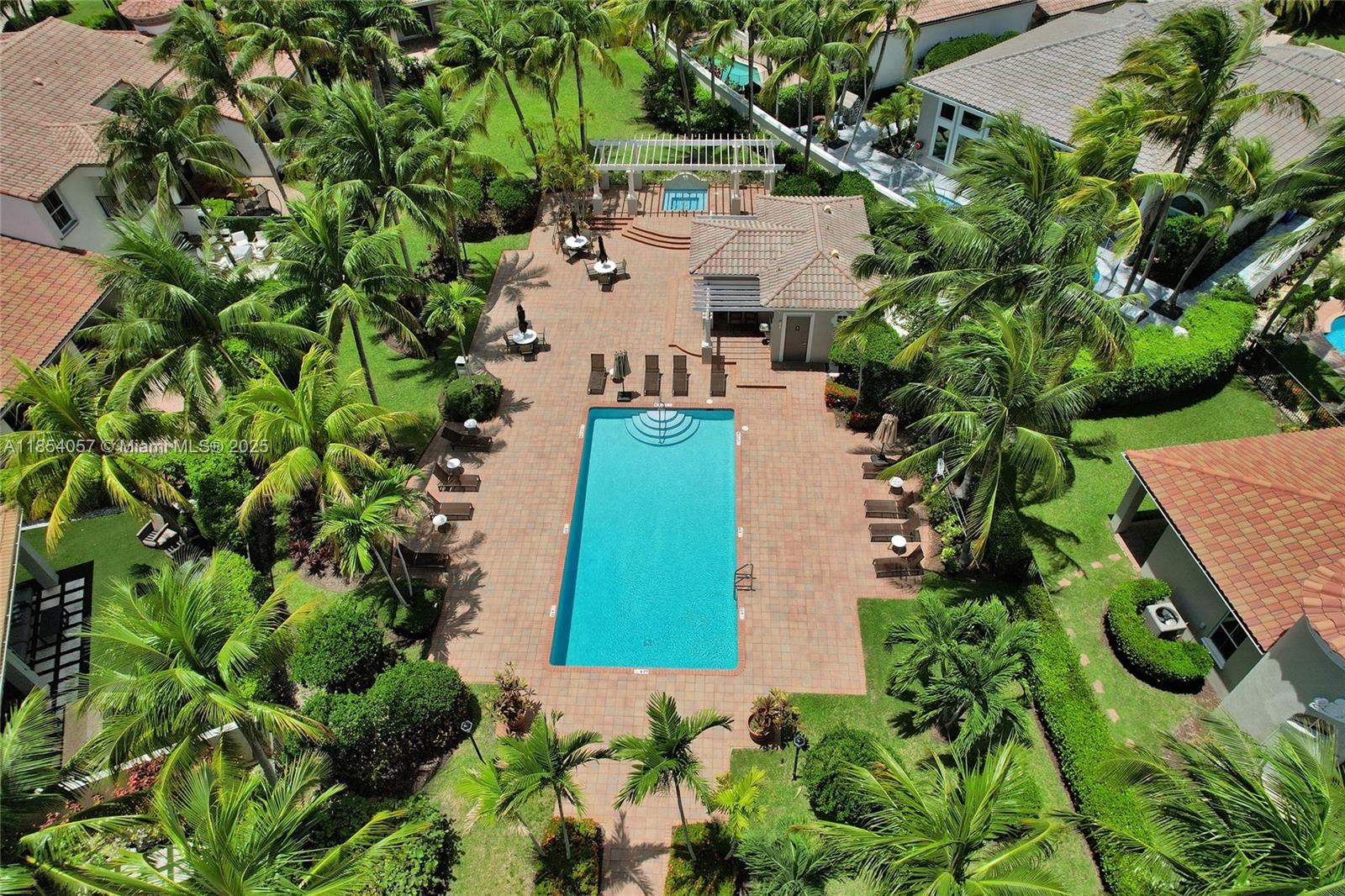 Photo of 822 Spinnaker Dr E  (822), Hollywood, Florida, 33019 - 