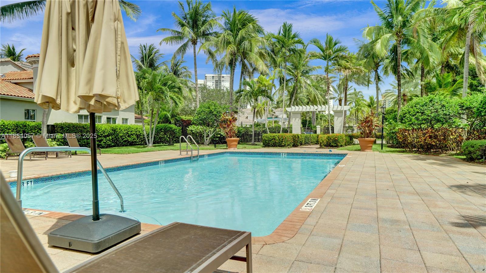 Photo of 822 Spinnaker Dr E  (822), Hollywood, Florida, 33019 - 