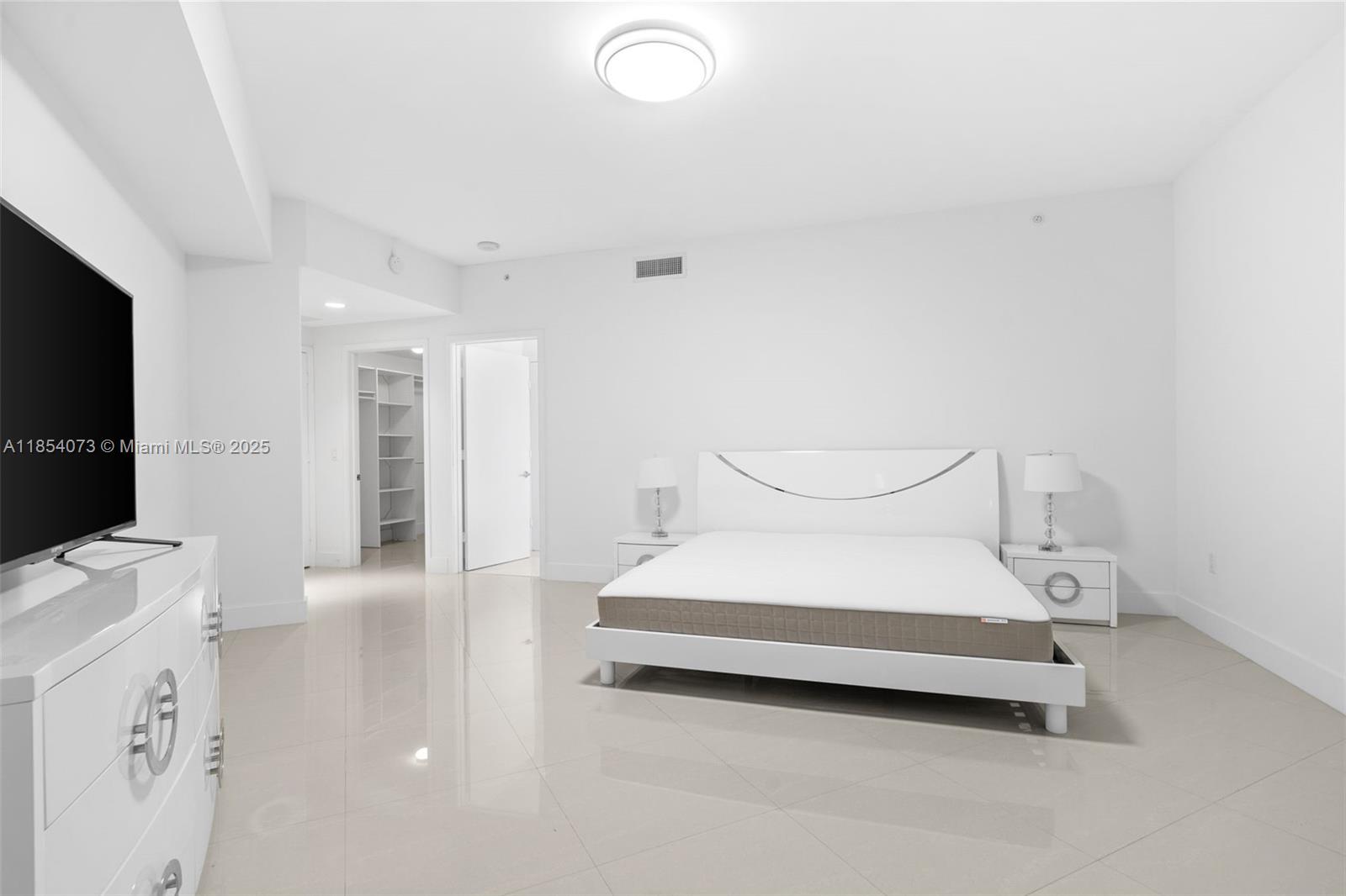 Photo of 17301 Biscayne Blvd  #1704, North Miami Beach, Florida, 33160 - 