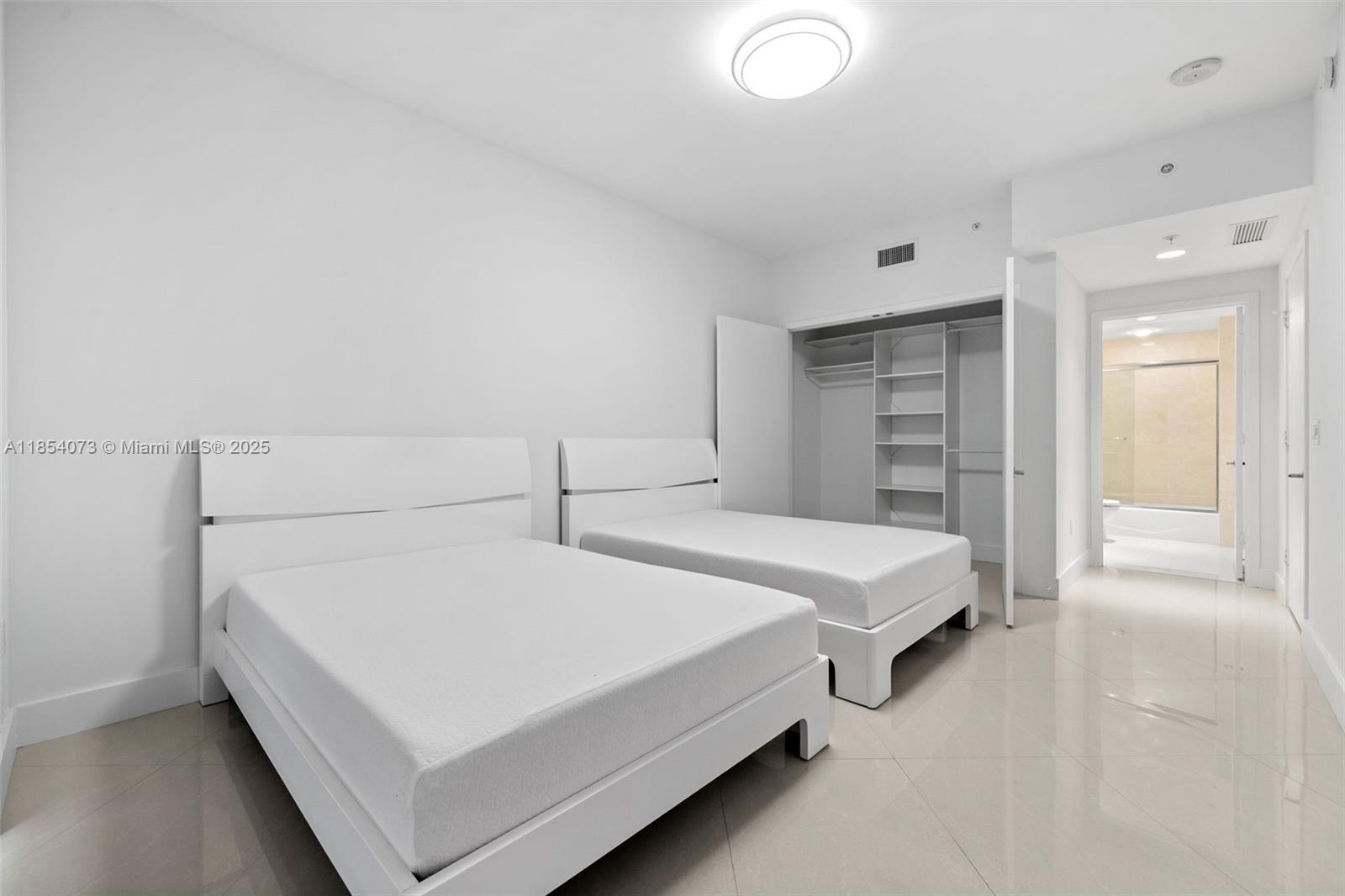 Photo of 17301 Biscayne Blvd  #1704, North Miami Beach, Florida, 33160 - 