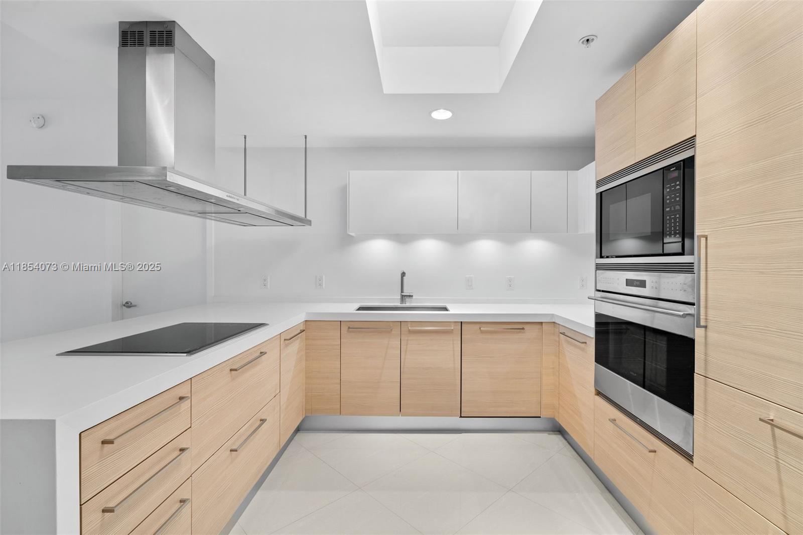 Photo of 17301 Biscayne Blvd  #1704, North Miami Beach, Florida, 33160 - 
