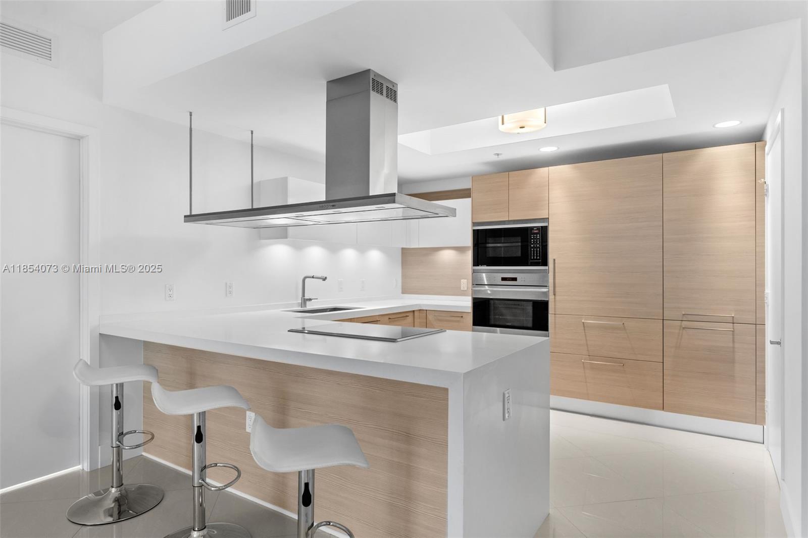 Photo of 17301 Biscayne Blvd  #1704, North Miami Beach, Florida, 33160 - 