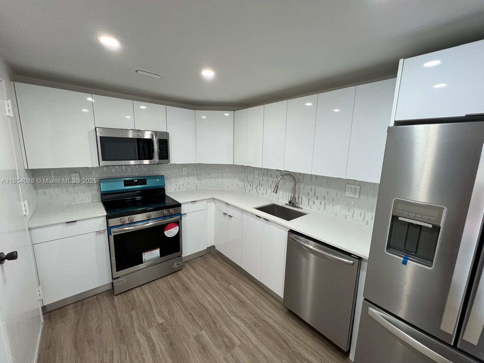 Ver detalles 1120 2 / 2 1120 sq. ft. $ 2025-08-06 0 foto