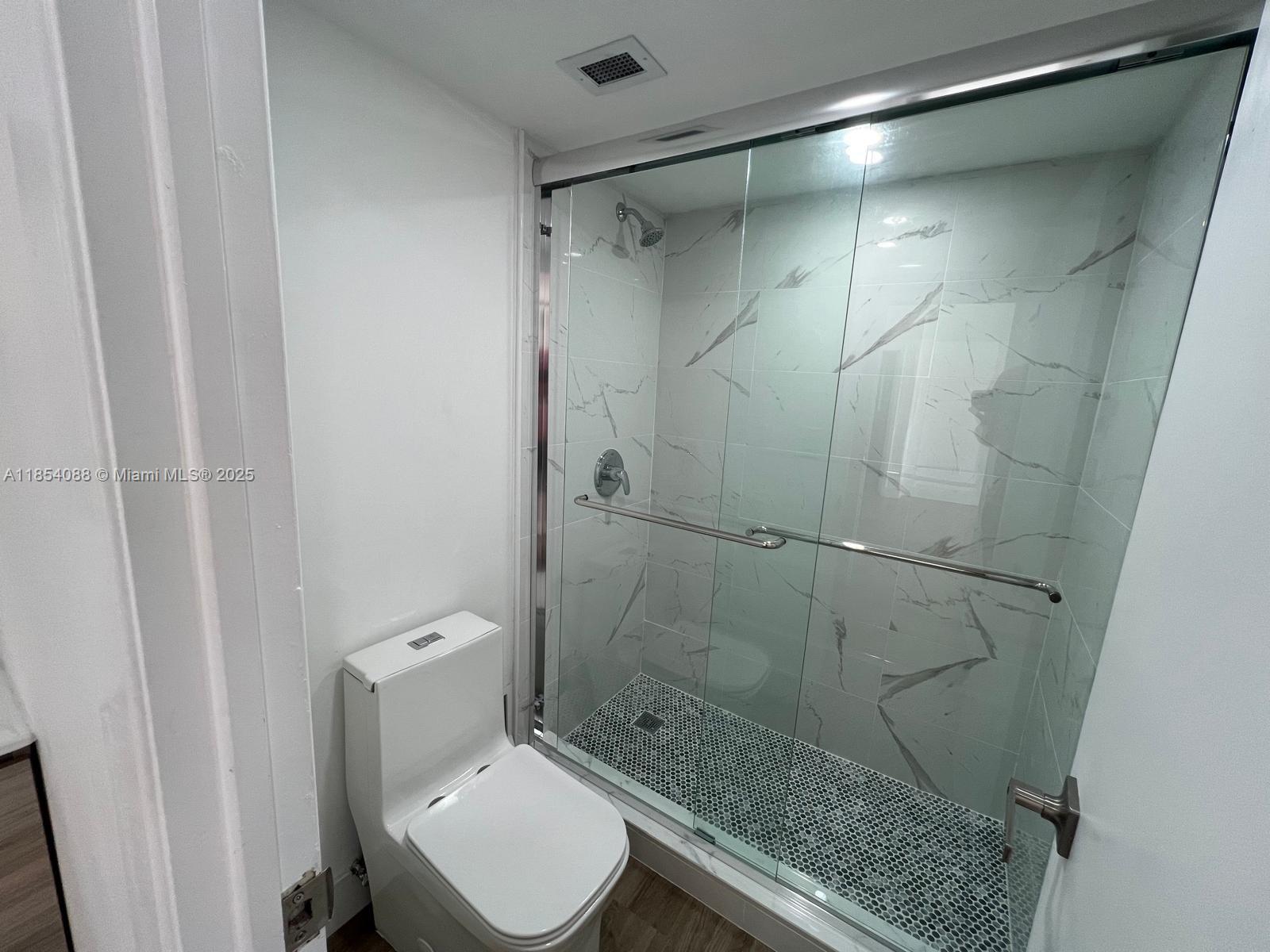 Ver detalles 1120 2 / 2 1120 sq. ft. $ 2025-08-06 0 foto