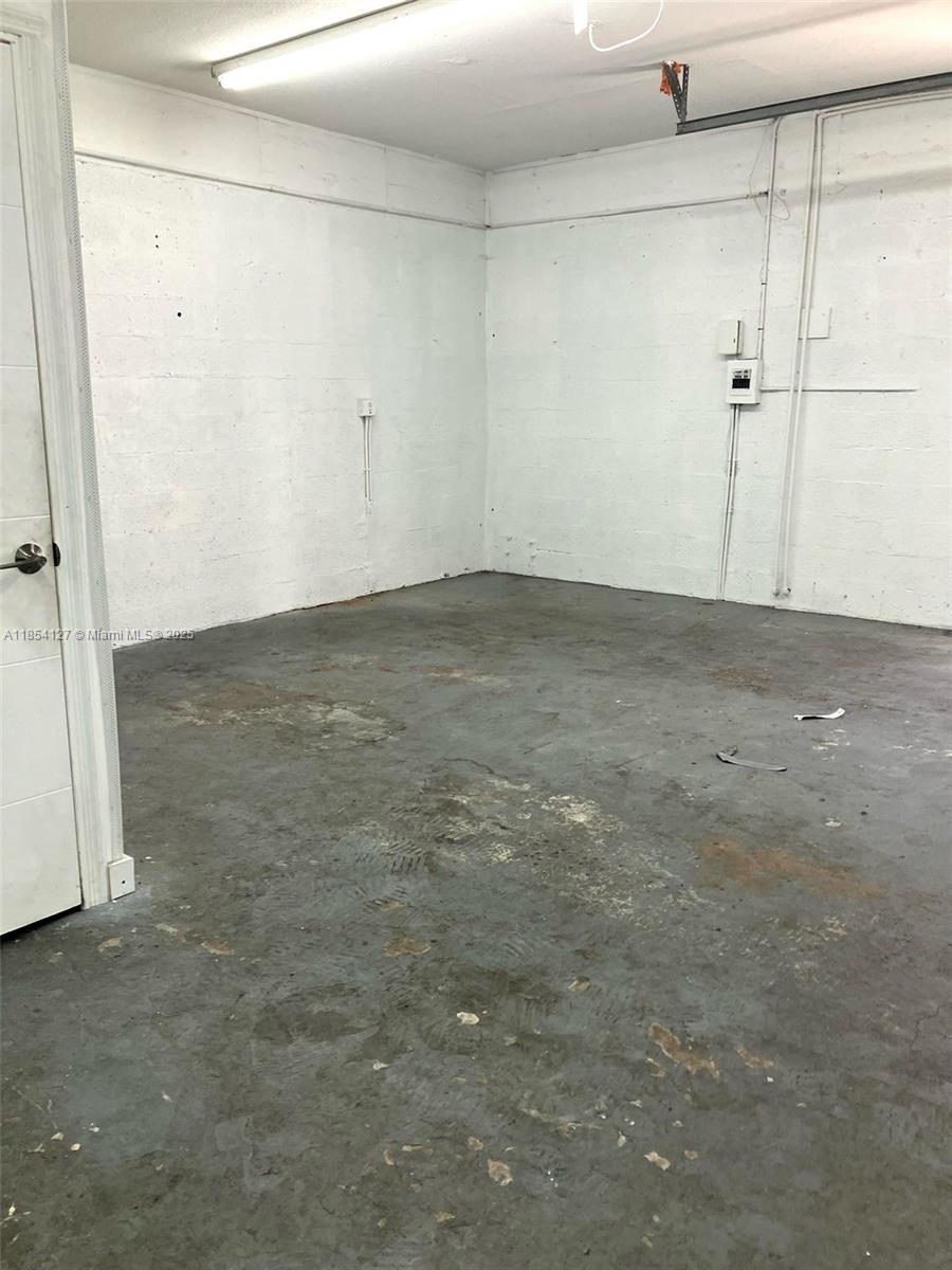 See details RIGHT / sq. ft. $ 2025-08-06 0 Photo