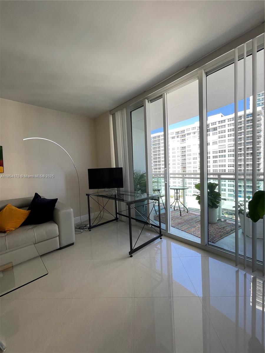 Photo of 3001 Ocean Dr  #903, Hollywood, Florida, 33019 - 