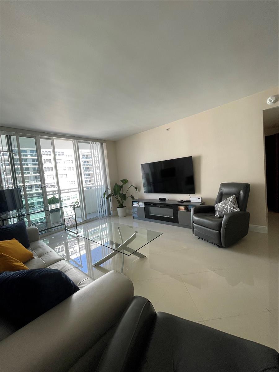 Photo of 3001 Ocean Dr  #903, Hollywood, Florida, 33019 - 