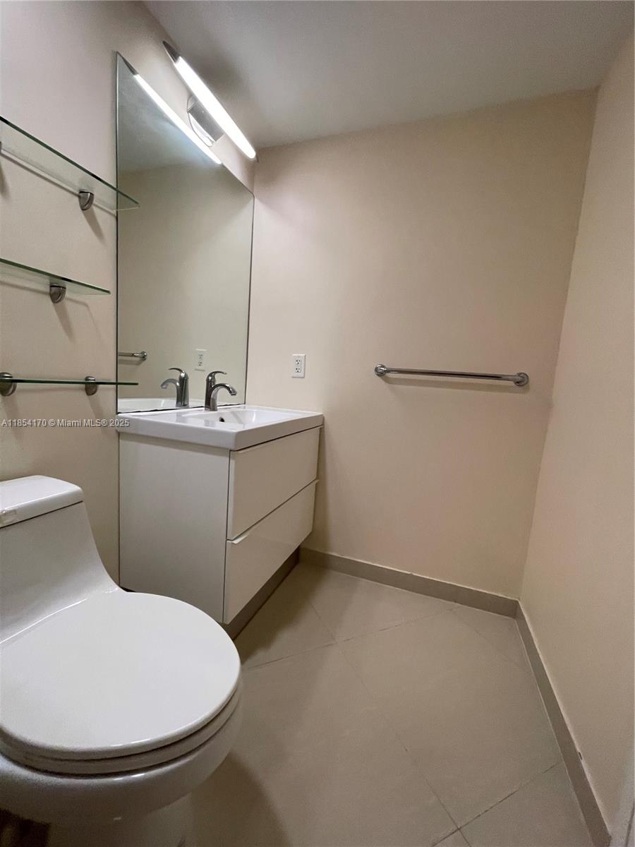 Photo of 3001 Ocean Dr  #903, Hollywood, Florida, 33019 - 