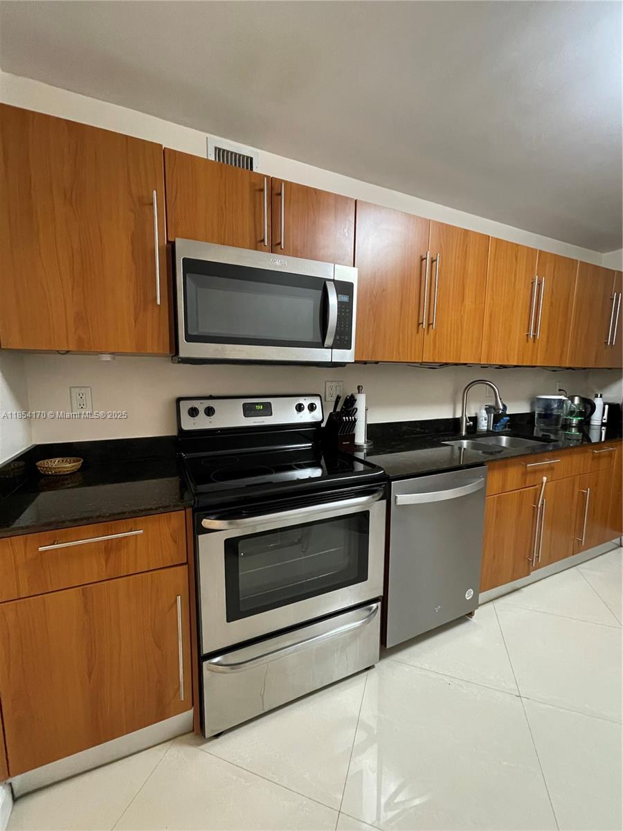 Photo of 3001 Ocean Dr  #903, Hollywood, Florida, 33019 - 