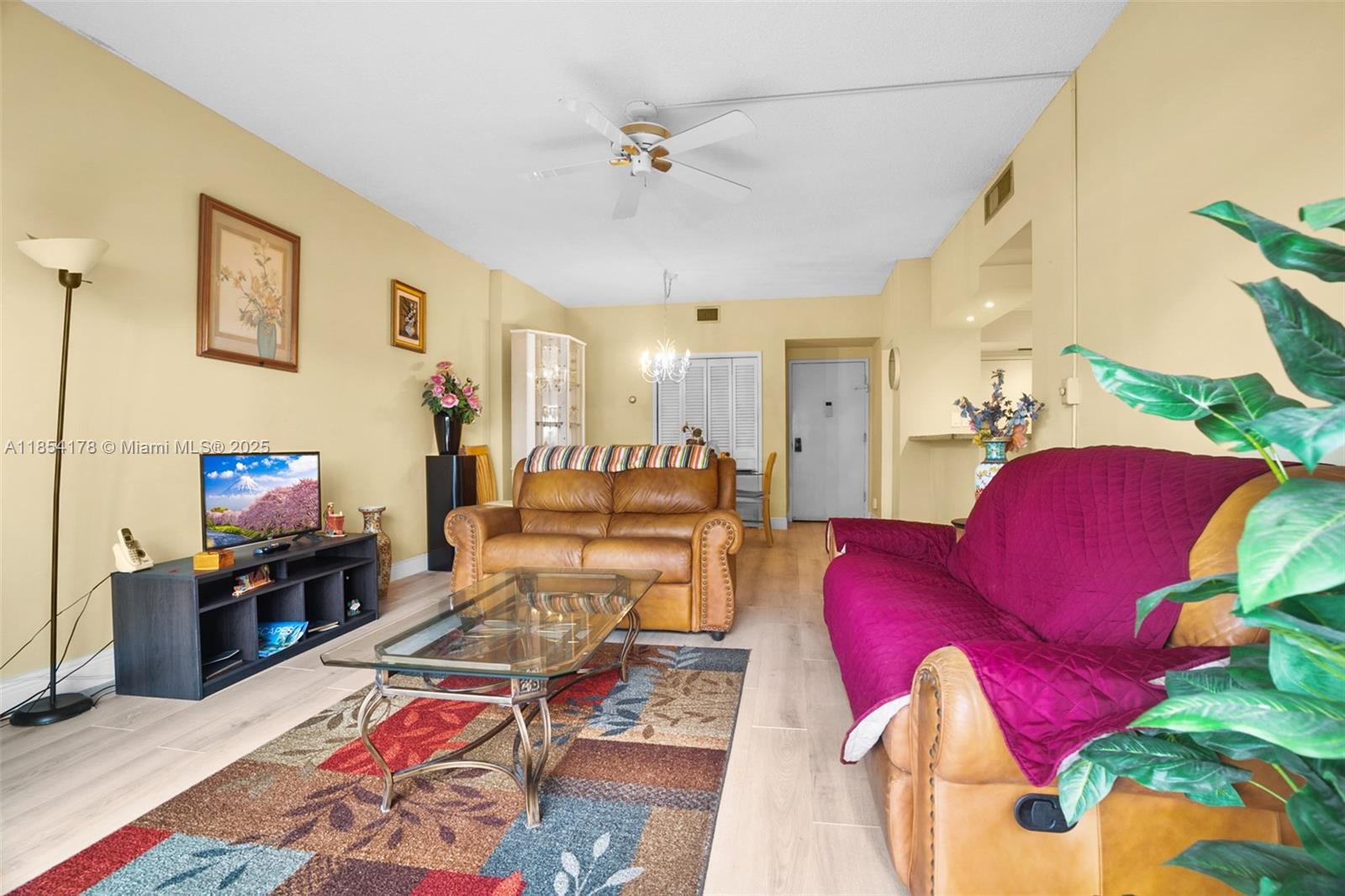 118 2 / 2 1132 sq. ft. $ 2025-10-03 0 Photo