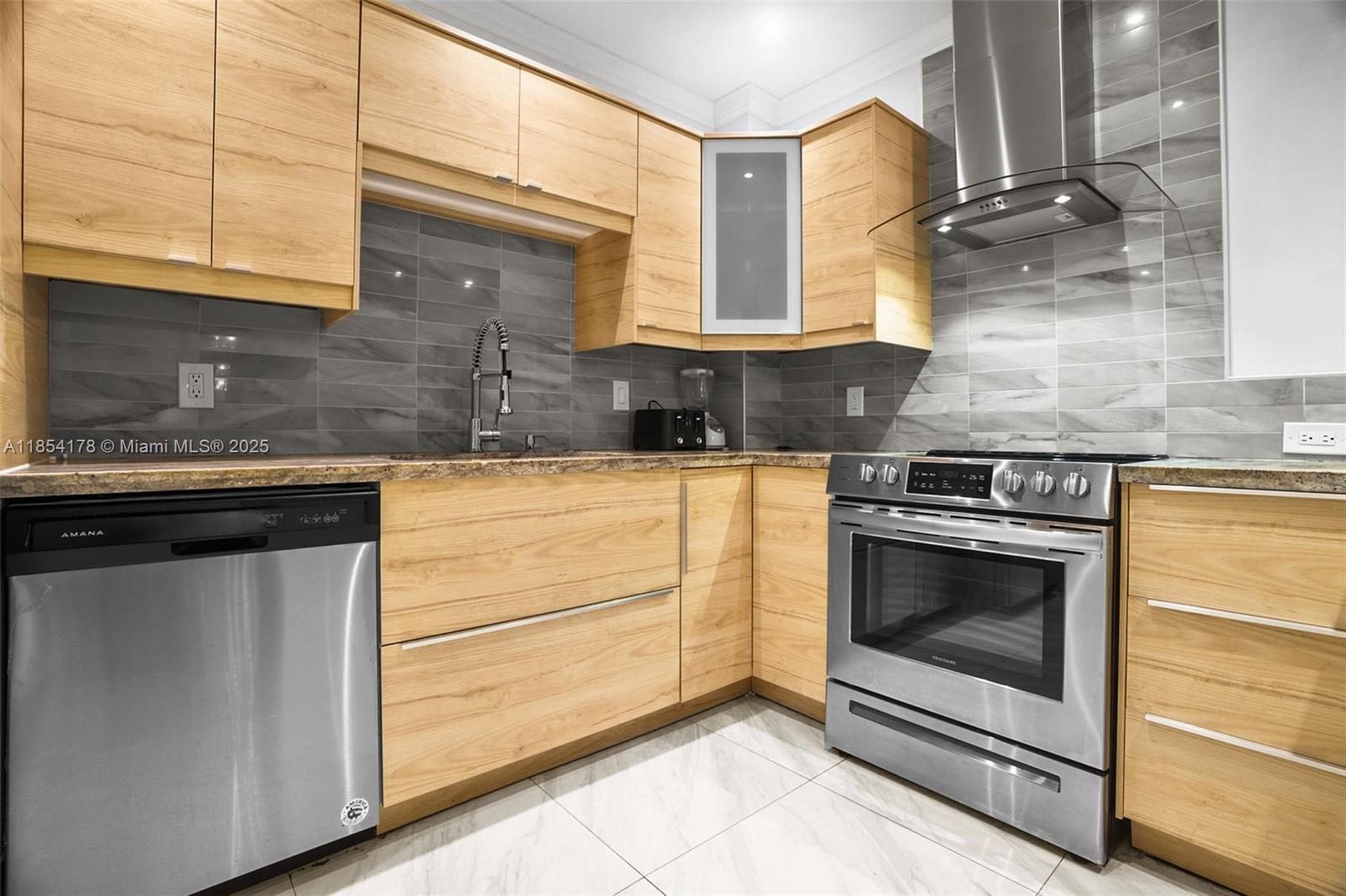 118 2 / 2 1132 sq. ft. $ 2025-10-03 0 Photo
