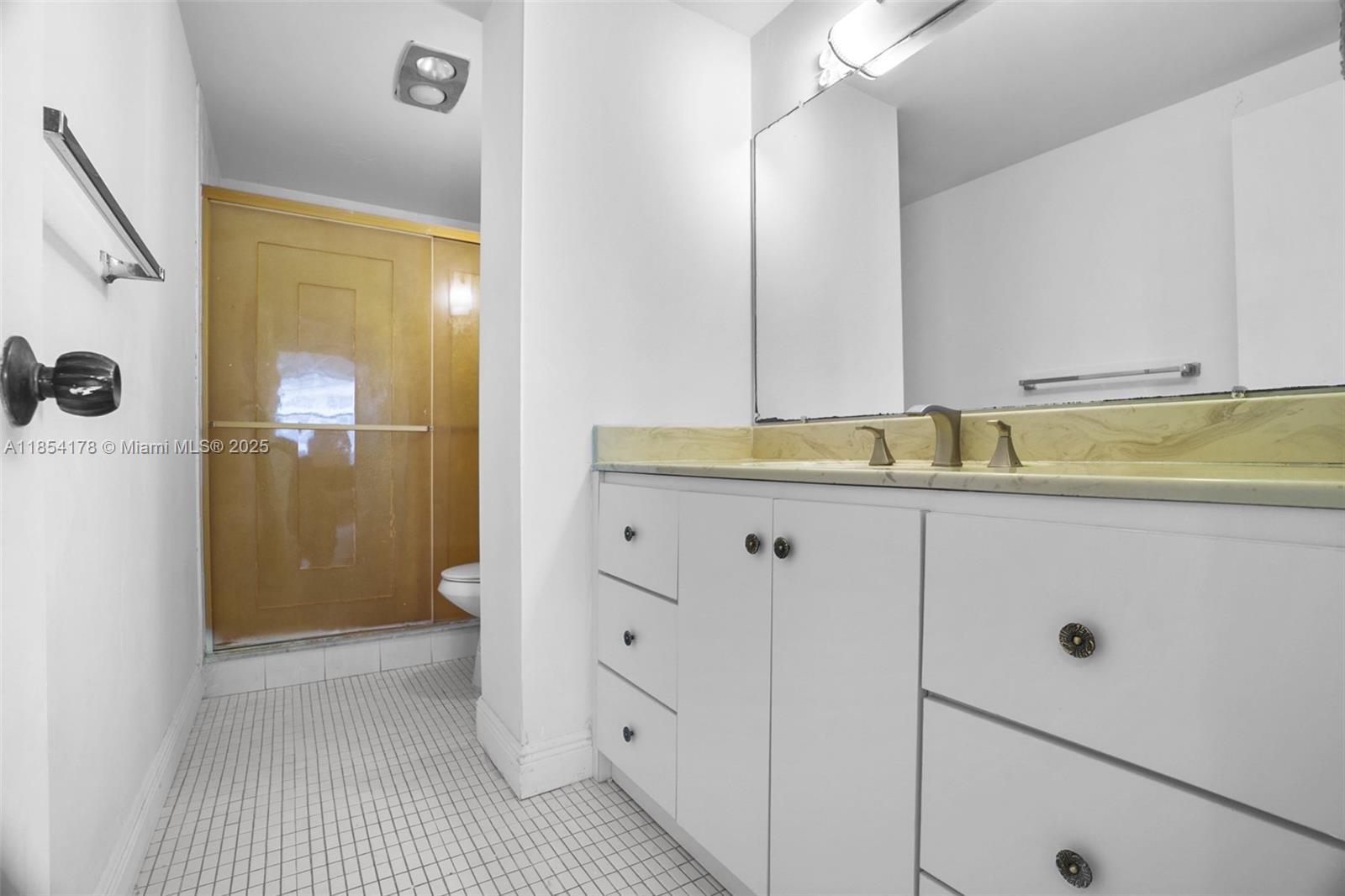 118 2 / 2 1132 sq. ft. $ 2025-10-03 0 Photo