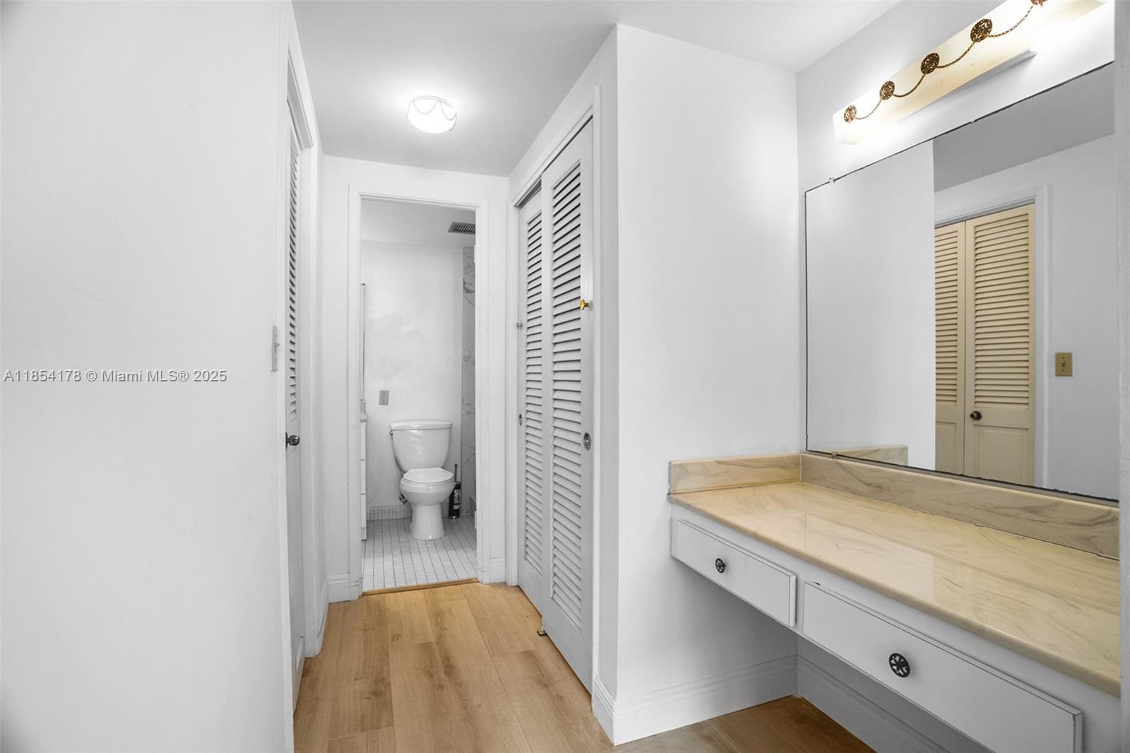 118 2 / 2 1132 sq. ft. $ 2025-10-03 0 Photo