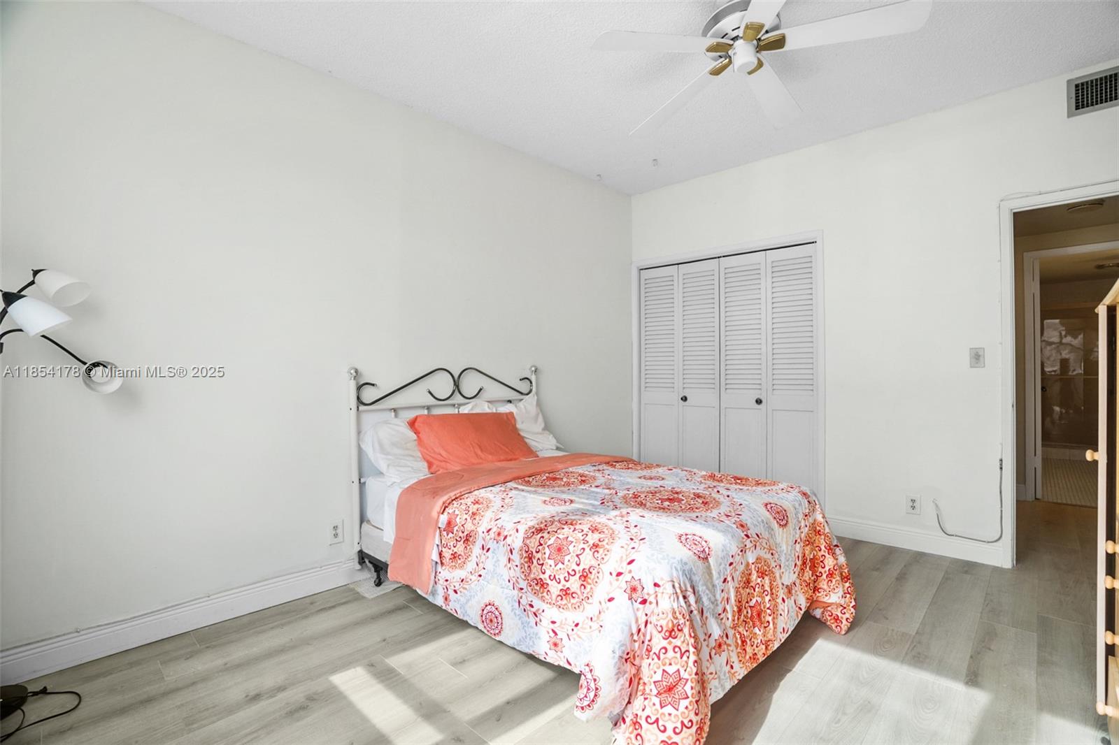 118 2 / 2 1132 sq. ft. $ 2025-10-03 0 Photo