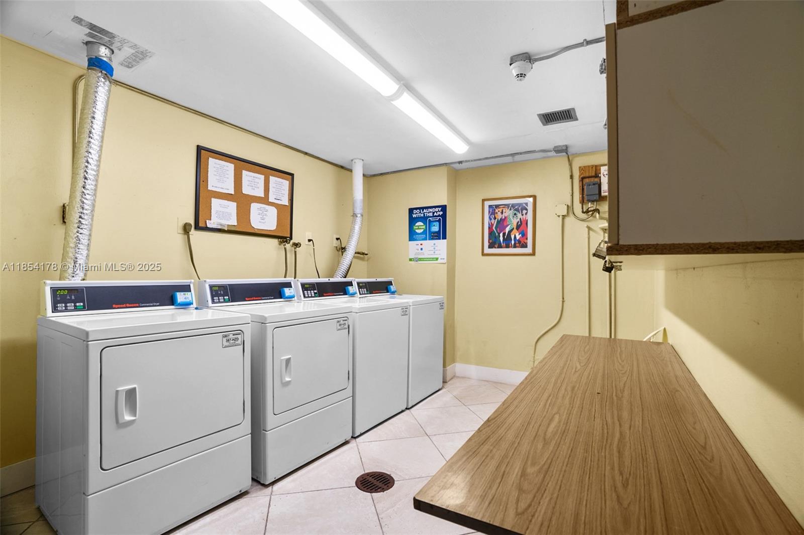 118 2 / 2 1132 sq. ft. $ 2025-10-03 0 Photo