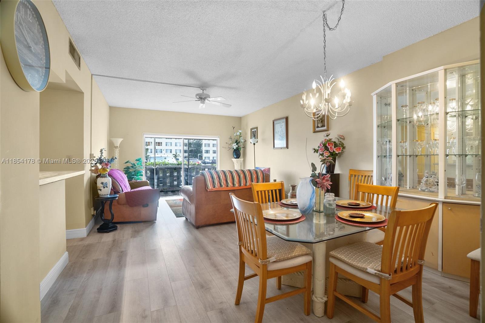 118 2 / 2 1132 sq. ft. $ 2025-10-03 0 Photo