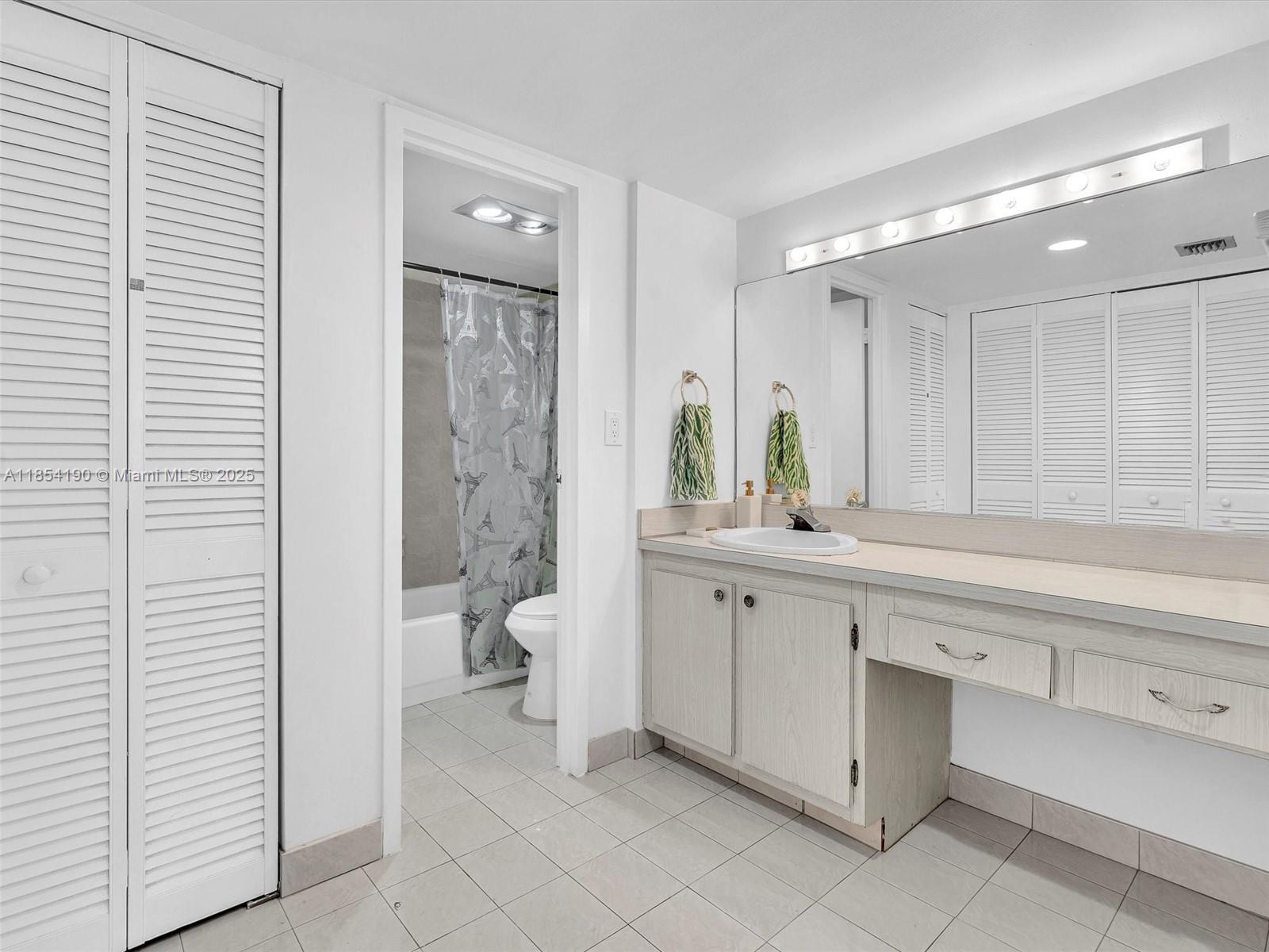 See details 1025 2 / 2 1357 sq. ft. $ 2025-08-06 0 Photo