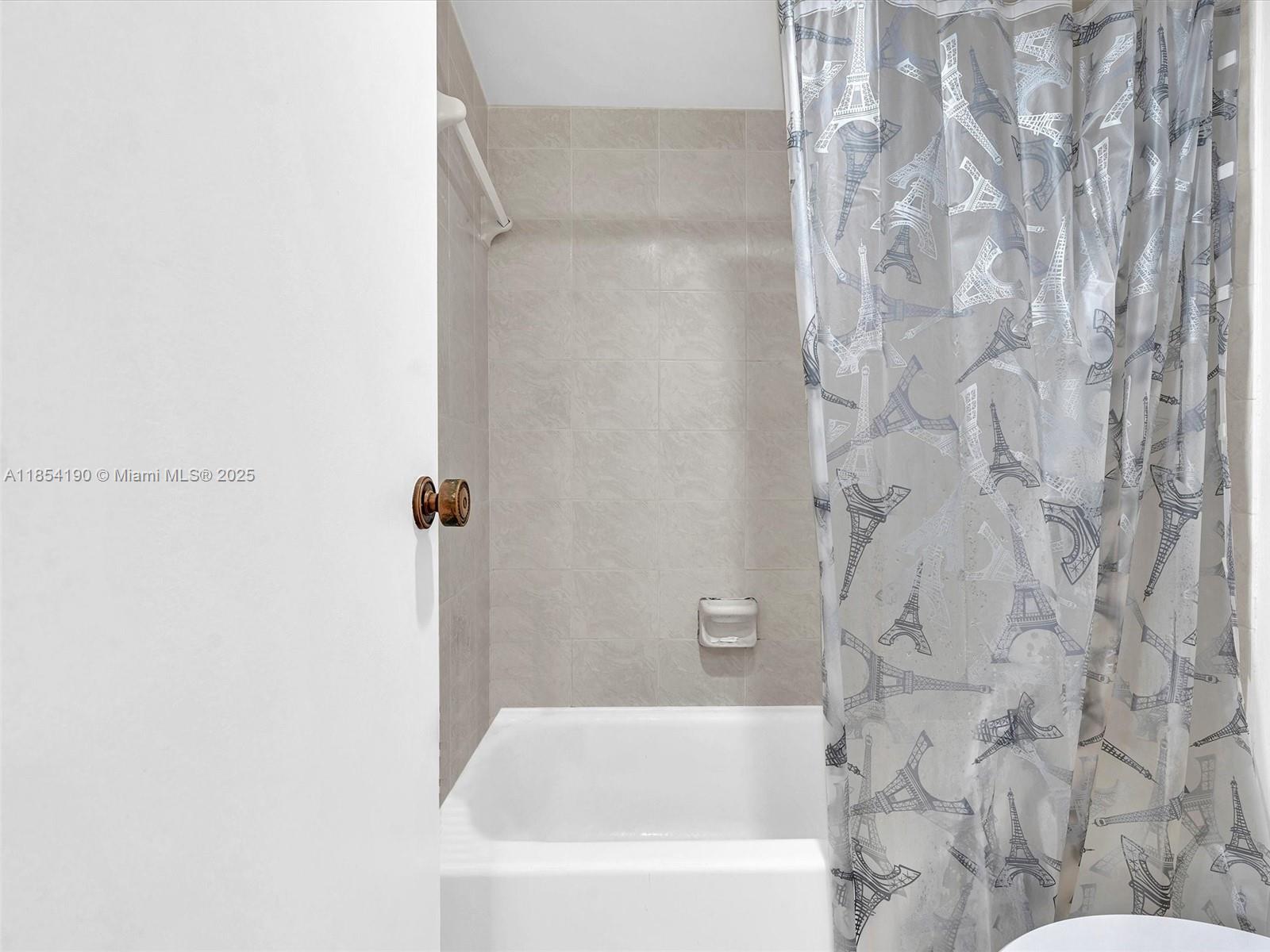 See details 1025 2 / 2 1357 sq. ft. $ 2025-08-06 0 Photo