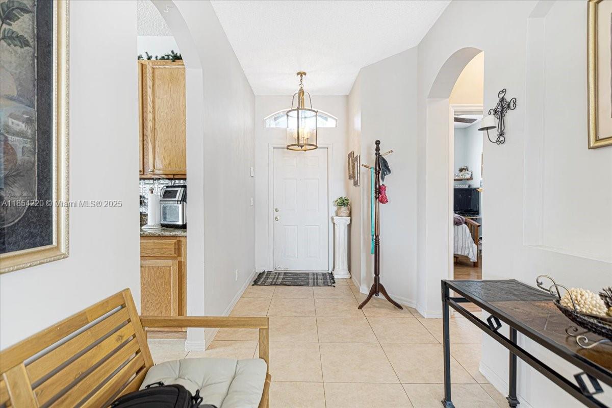 See details 3745 4 / 3 2338 sq. ft. $ 2025-08-06 0 Photo