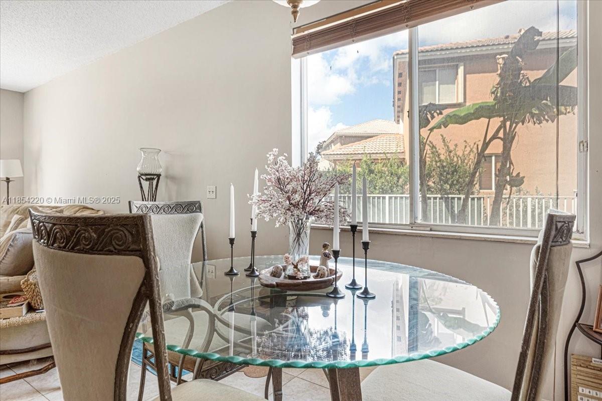 See details 3745 4 / 3 2338 sq. ft. $ 2025-08-06 0 Photo