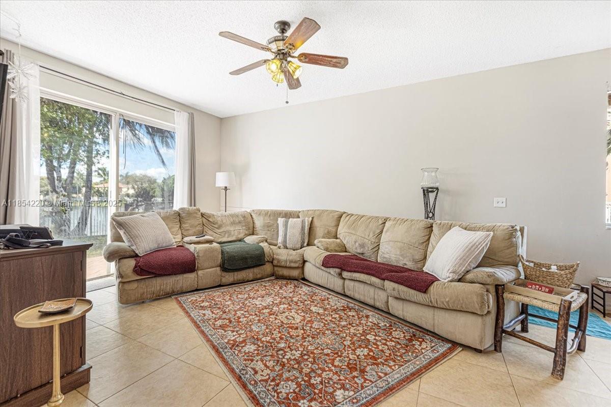 See details 3745 4 / 3 2338 sq. ft. $ 2025-08-06 0 Photo