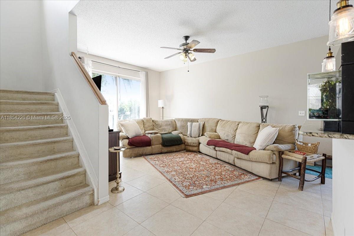 See details 3745 4 / 3 2338 sq. ft. $ 2025-08-06 0 Photo