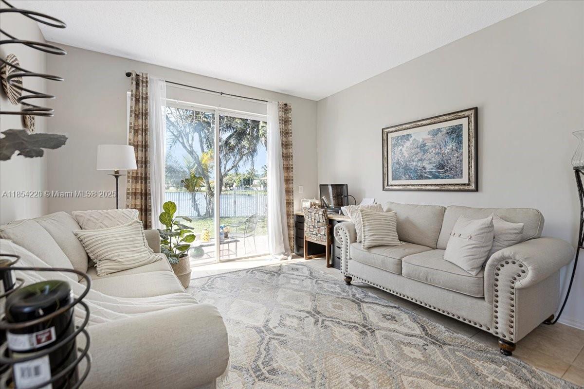 See details 3745 4 / 3 2338 sq. ft. $ 2025-08-06 0 Photo