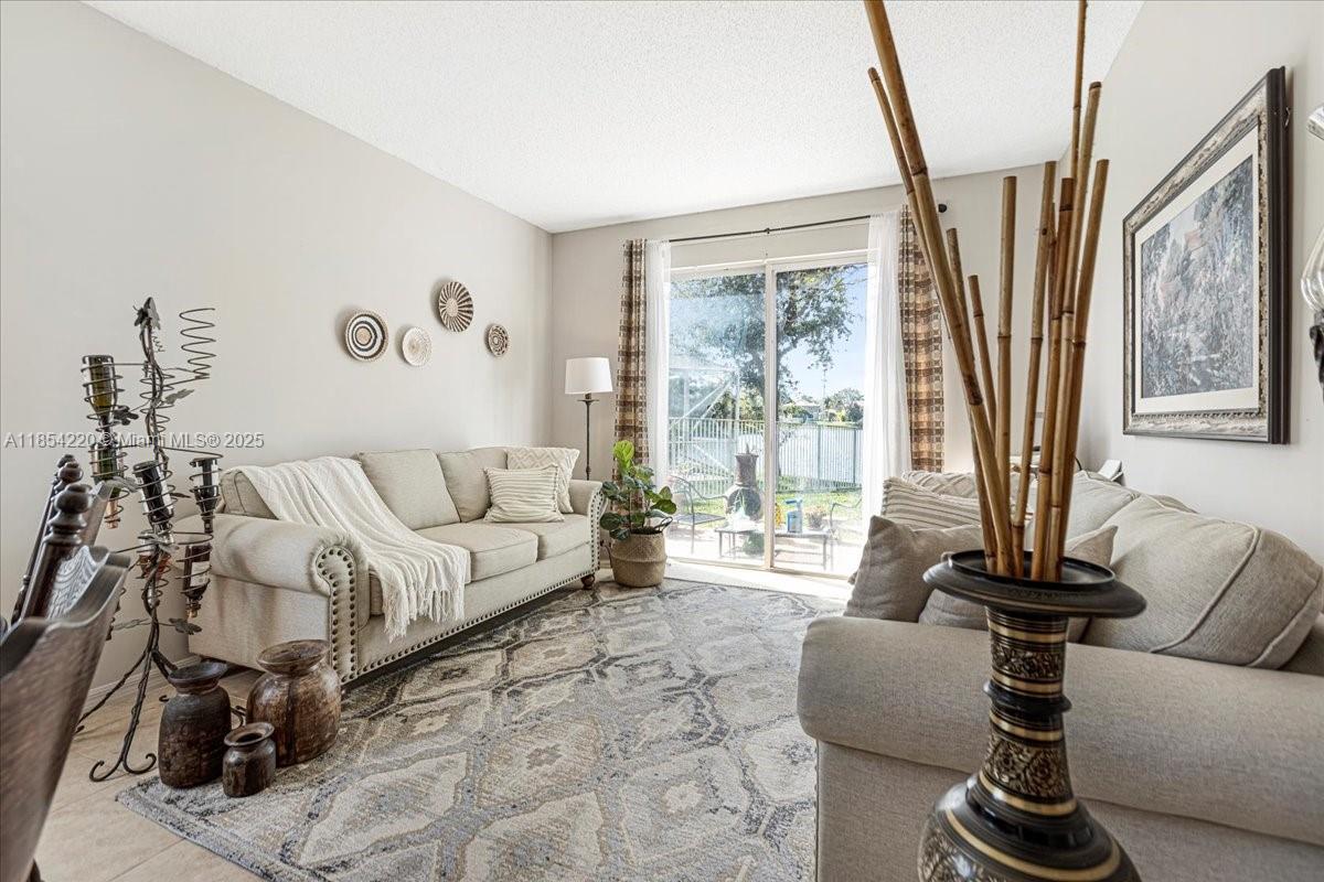 See details 3745 4 / 3 2338 sq. ft. $ 2025-08-06 0 Photo
