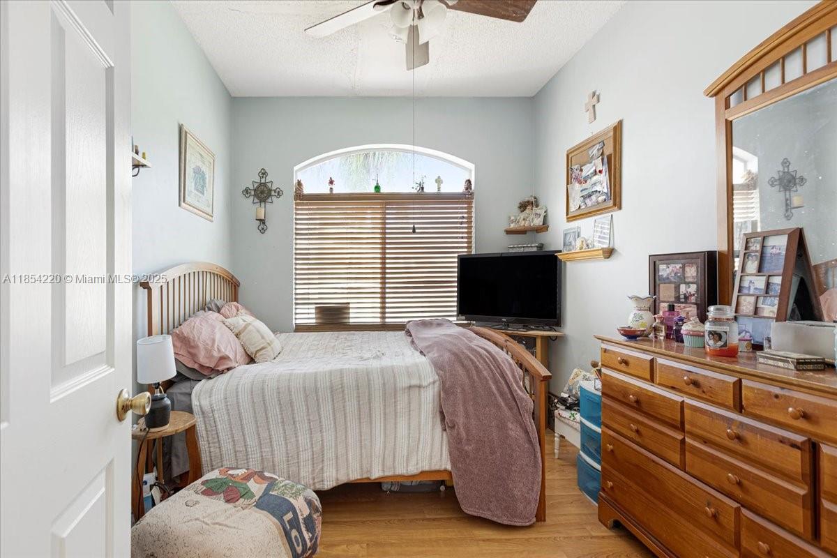 See details 3745 4 / 3 2338 sq. ft. $ 2025-08-06 0 Photo