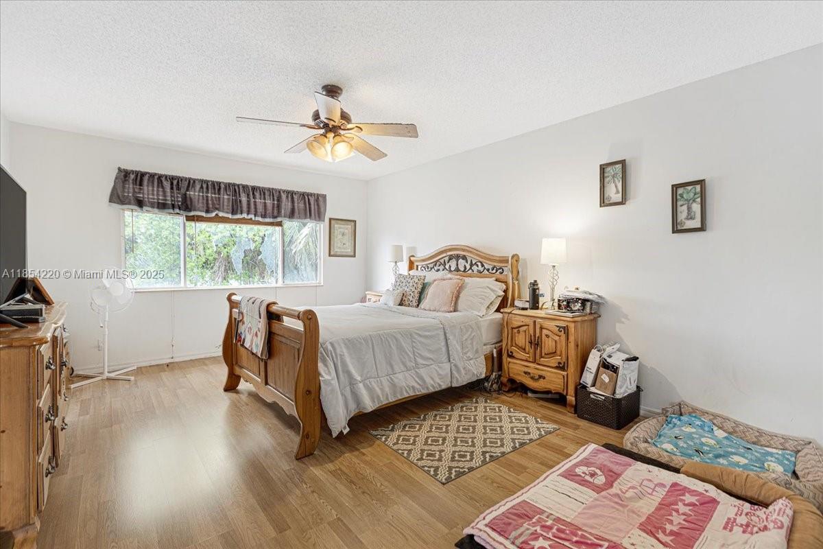 See details 3745 4 / 3 2338 sq. ft. $ 2025-08-06 0 Photo