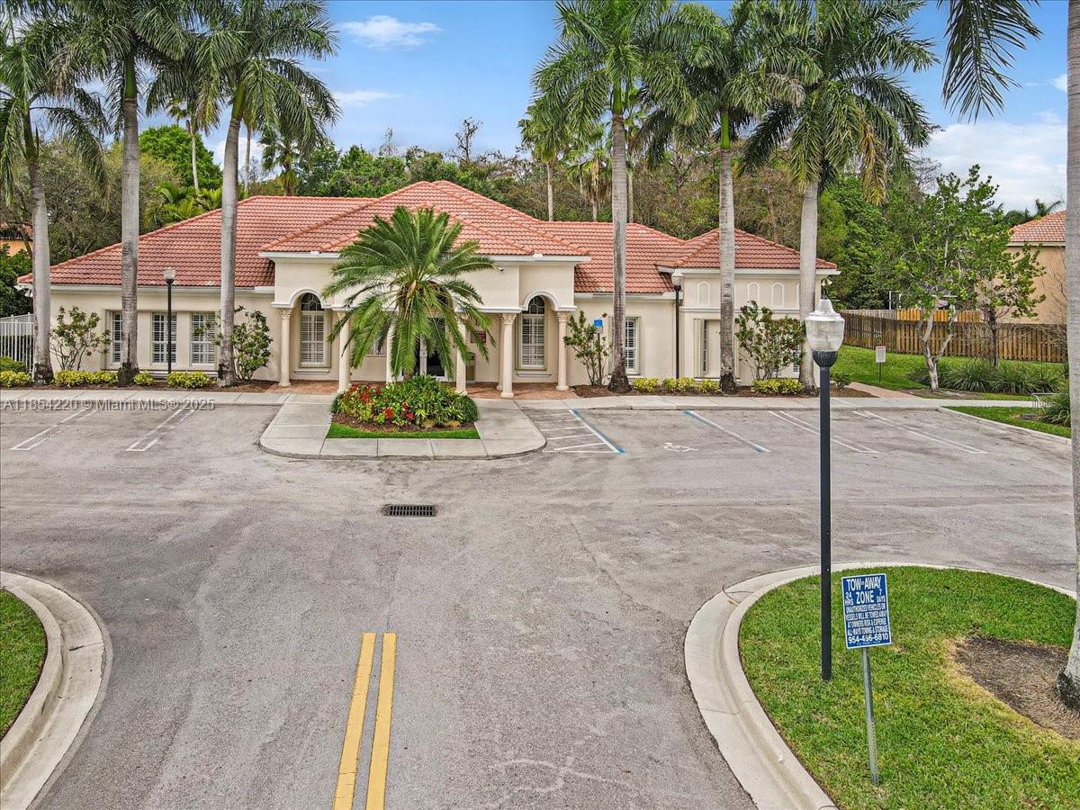 See details 3745 4 / 3 2338 sq. ft. $ 2025-08-06 0 Photo