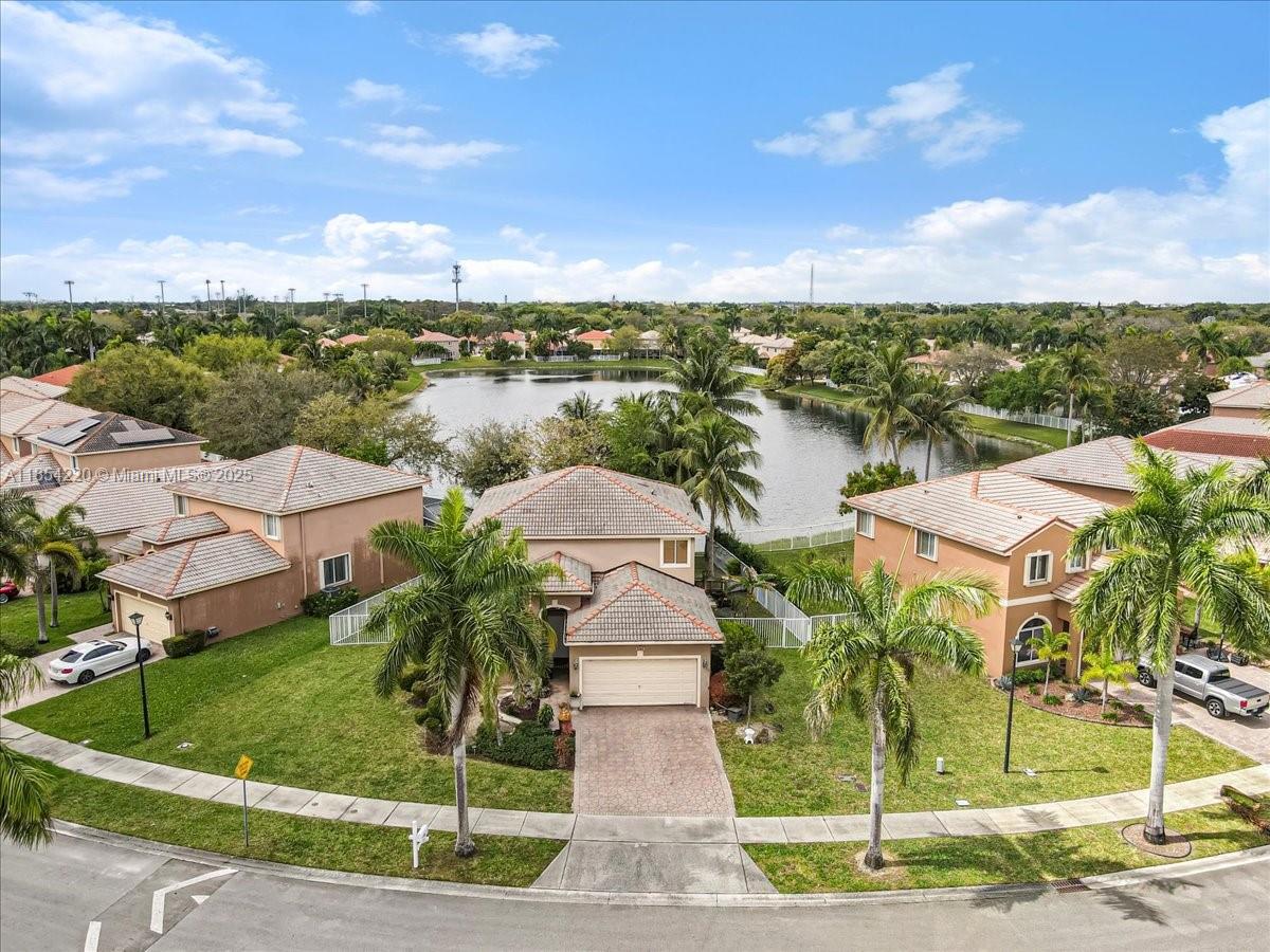 See details 3745 4 / 3 2338 sq. ft. $ 2025-08-06 0 Photo