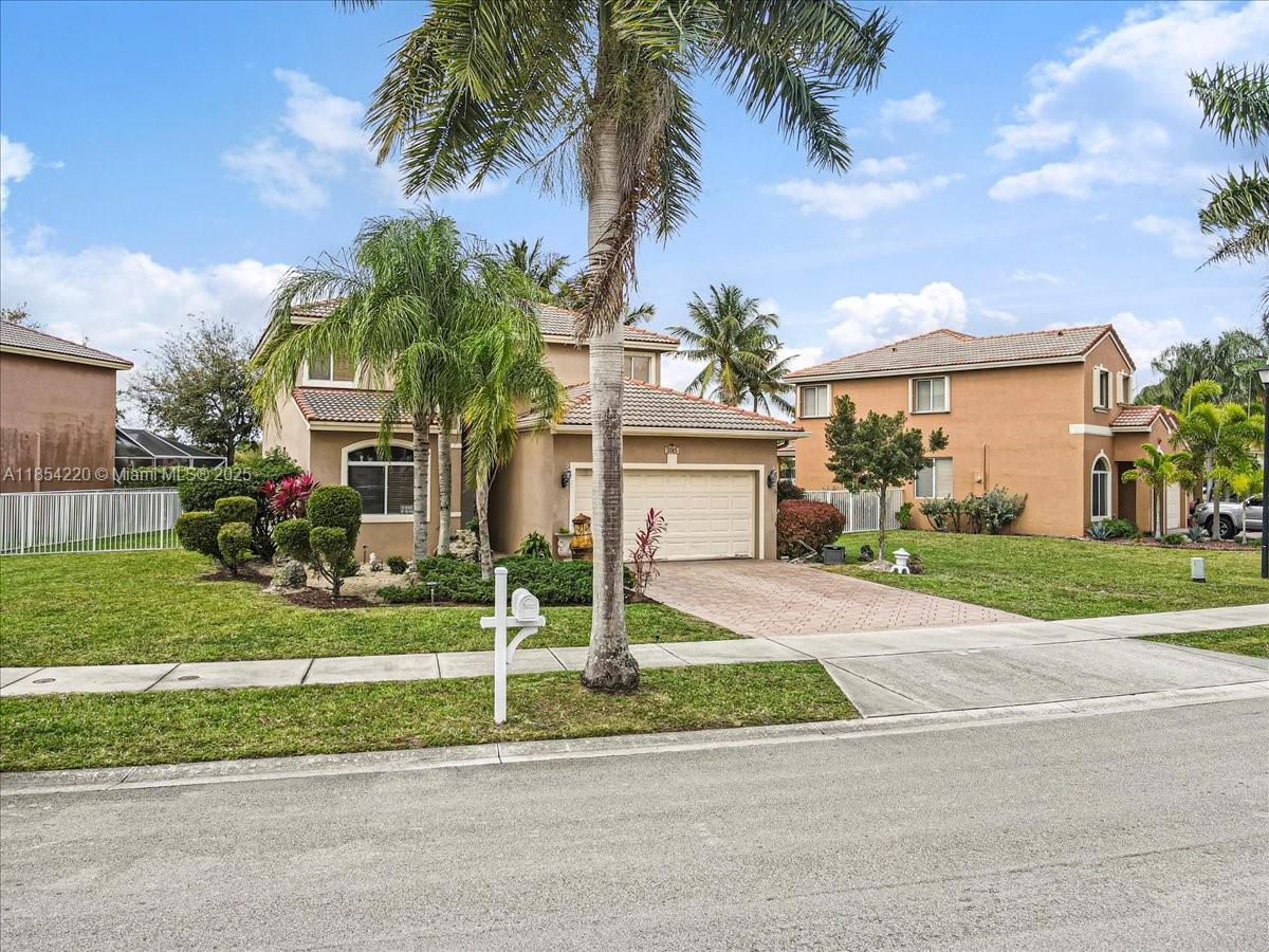See details 3745 4 / 3 2338 sq. ft. $ 2025-08-06 0 Photo