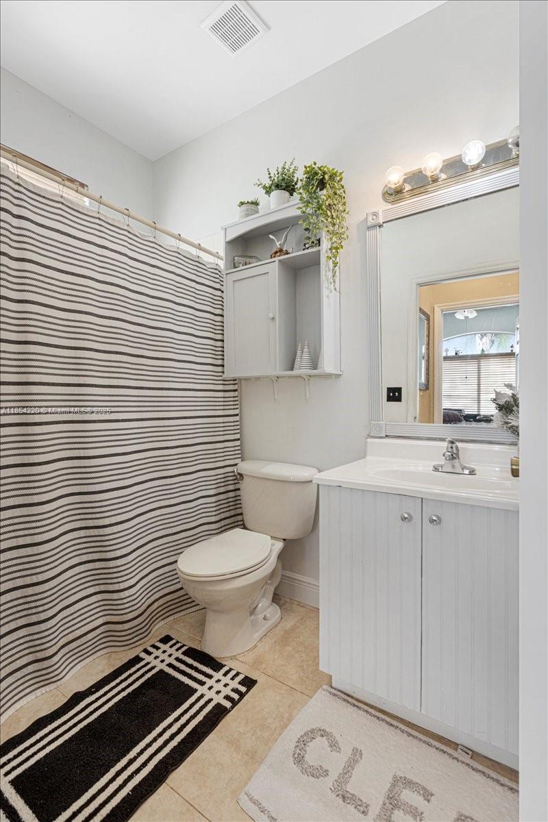 See details 3745 4 / 3 2338 sq. ft. $ 2025-08-06 0 Photo