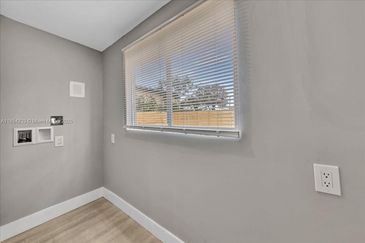See details / 1581 sq. ft. $ 2025-08-11 0 Photo