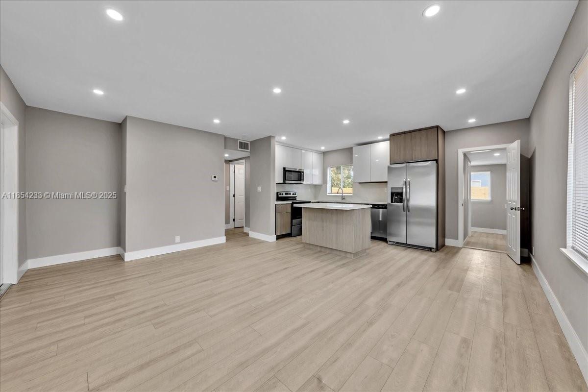 See details / 1581 sq. ft. $ 2025-08-11 0 Photo