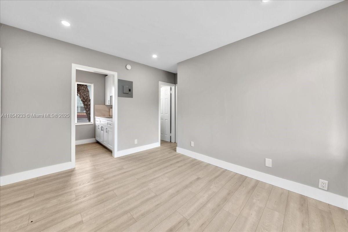 See details / 1581 sq. ft. $ 2025-08-11 0 Photo