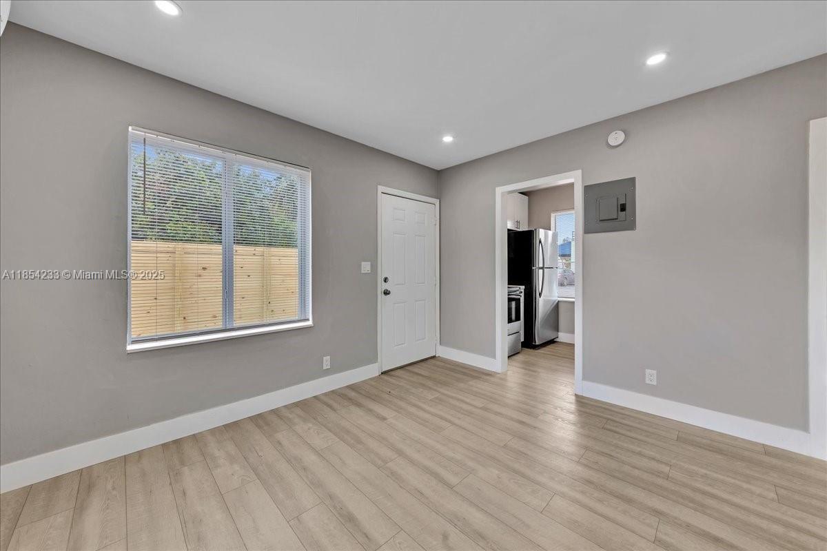 See details / 1581 sq. ft. $ 2025-08-11 0 Photo