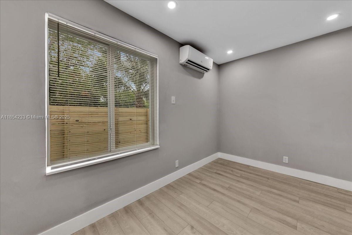 See details / 1581 sq. ft. $ 2025-08-11 0 Photo